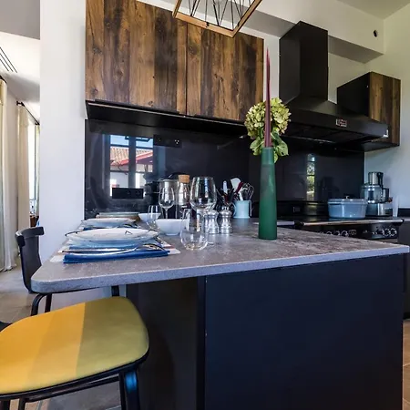 Etxe Batua - Keyweek Renovated Basque With Heated Pool בית נופש *