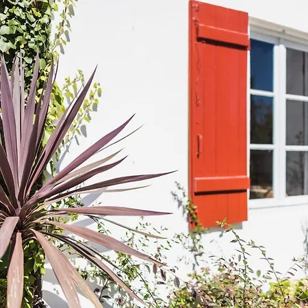 בית נופש Etxe Batua - Keyweek Renovated Basque With Heated Pool *